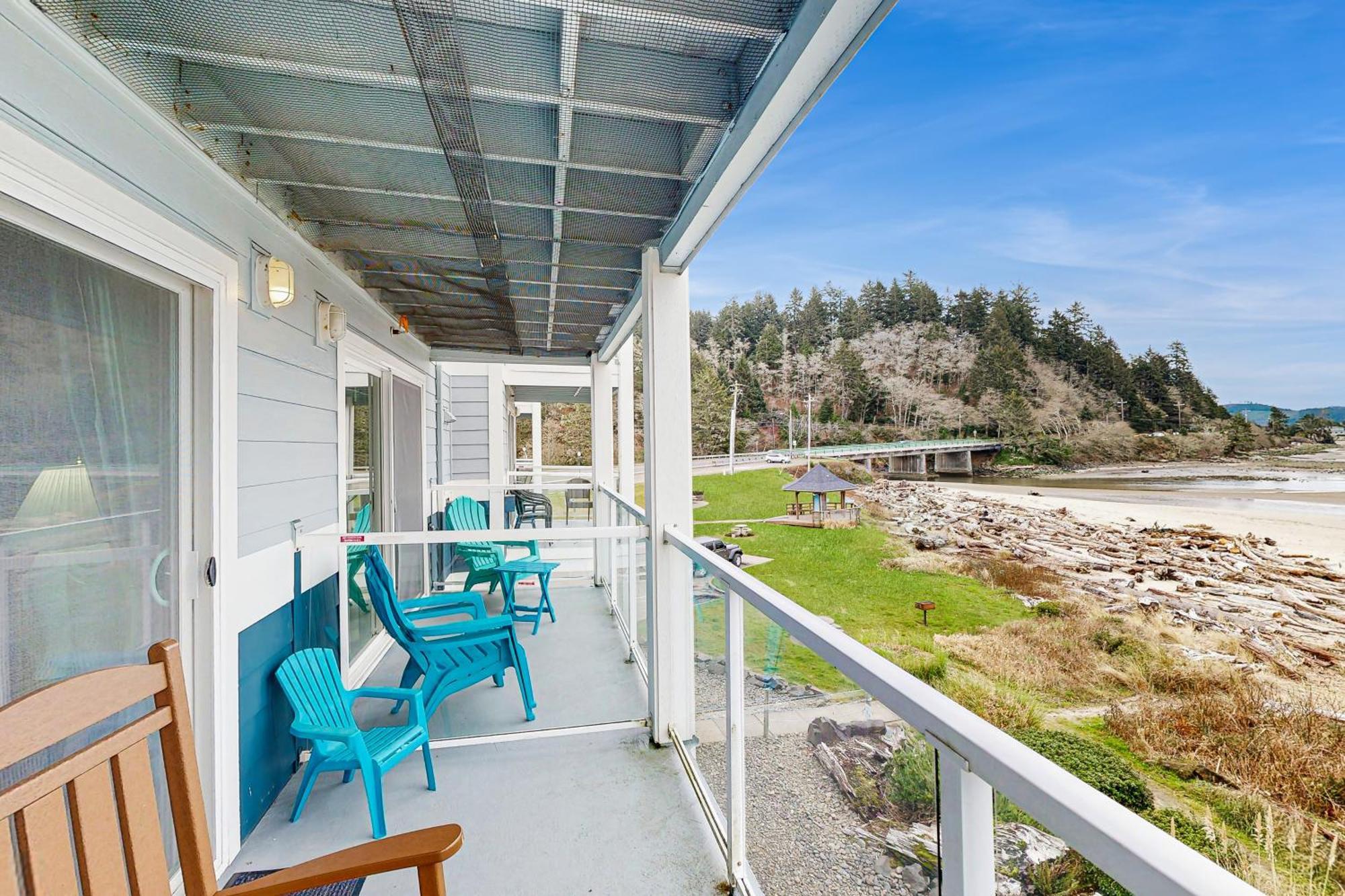 Apartament Waters Edge Salishan Beach Pokój zdjęcie